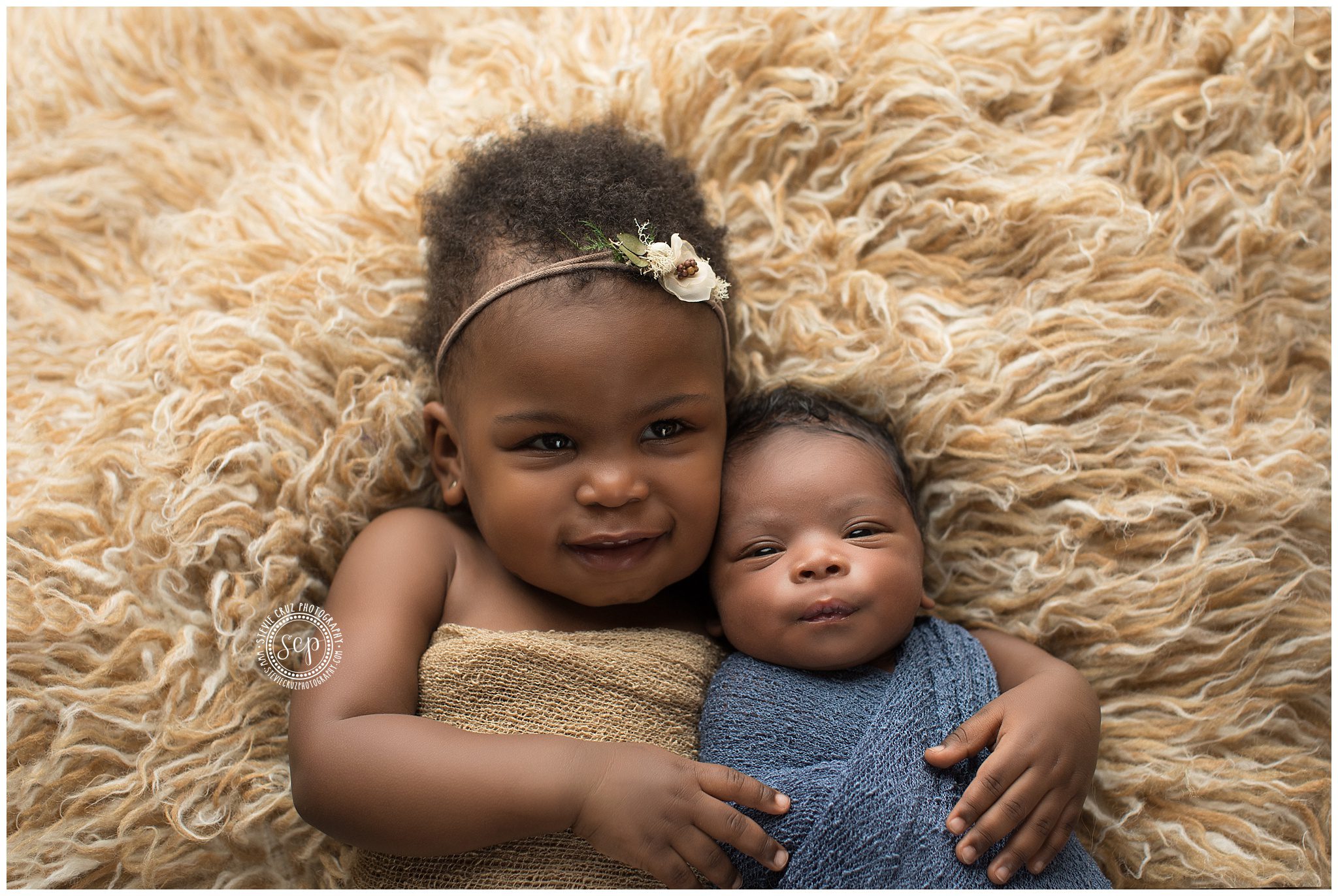 newborn photos with toddler siblings, so cute love this sister brother duo 