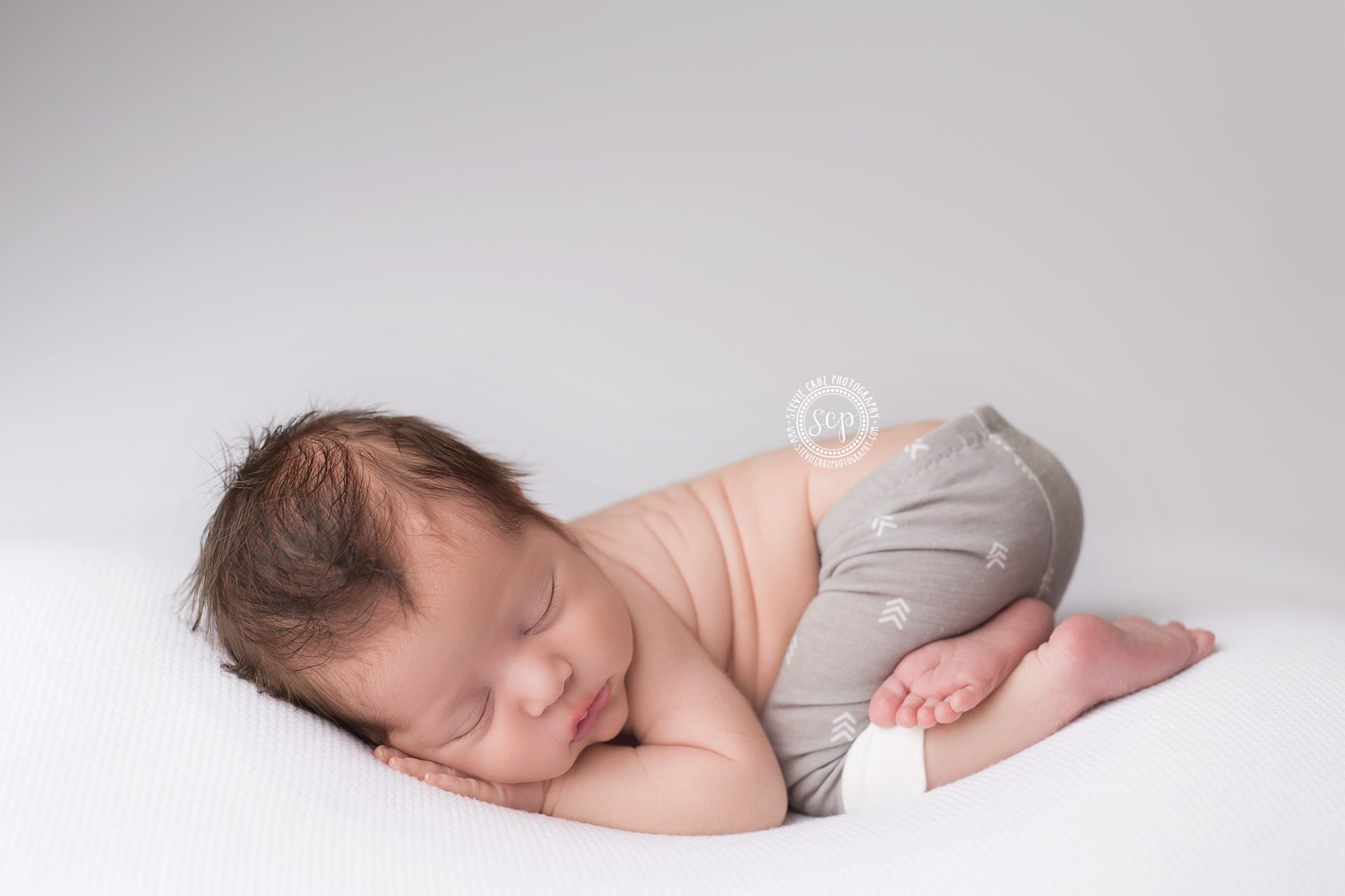Cute outfits ideas for newborn baby boys . OC newborn photo studio 