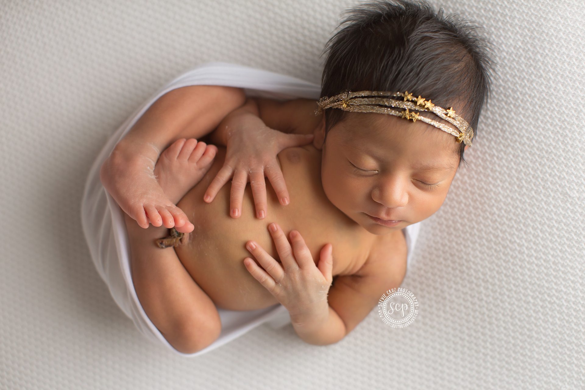 how cute is this starlit gold headband for baby girl newborn photo shoot