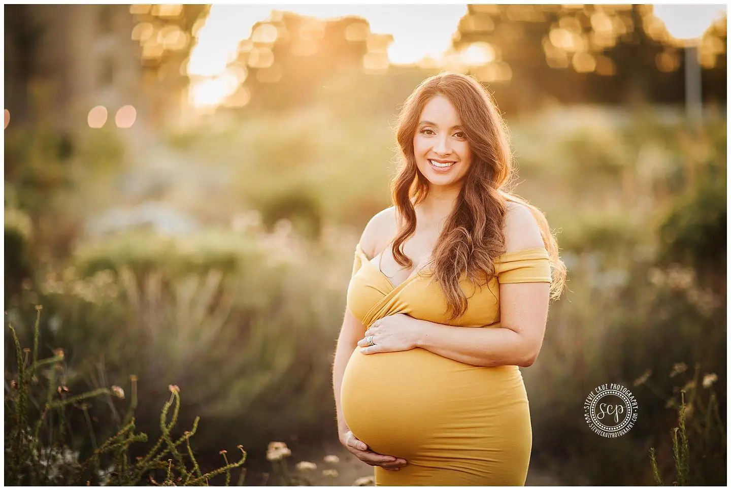 Beautiful Outdoor Maternity Photos Sunset Maternity Ideas 3659