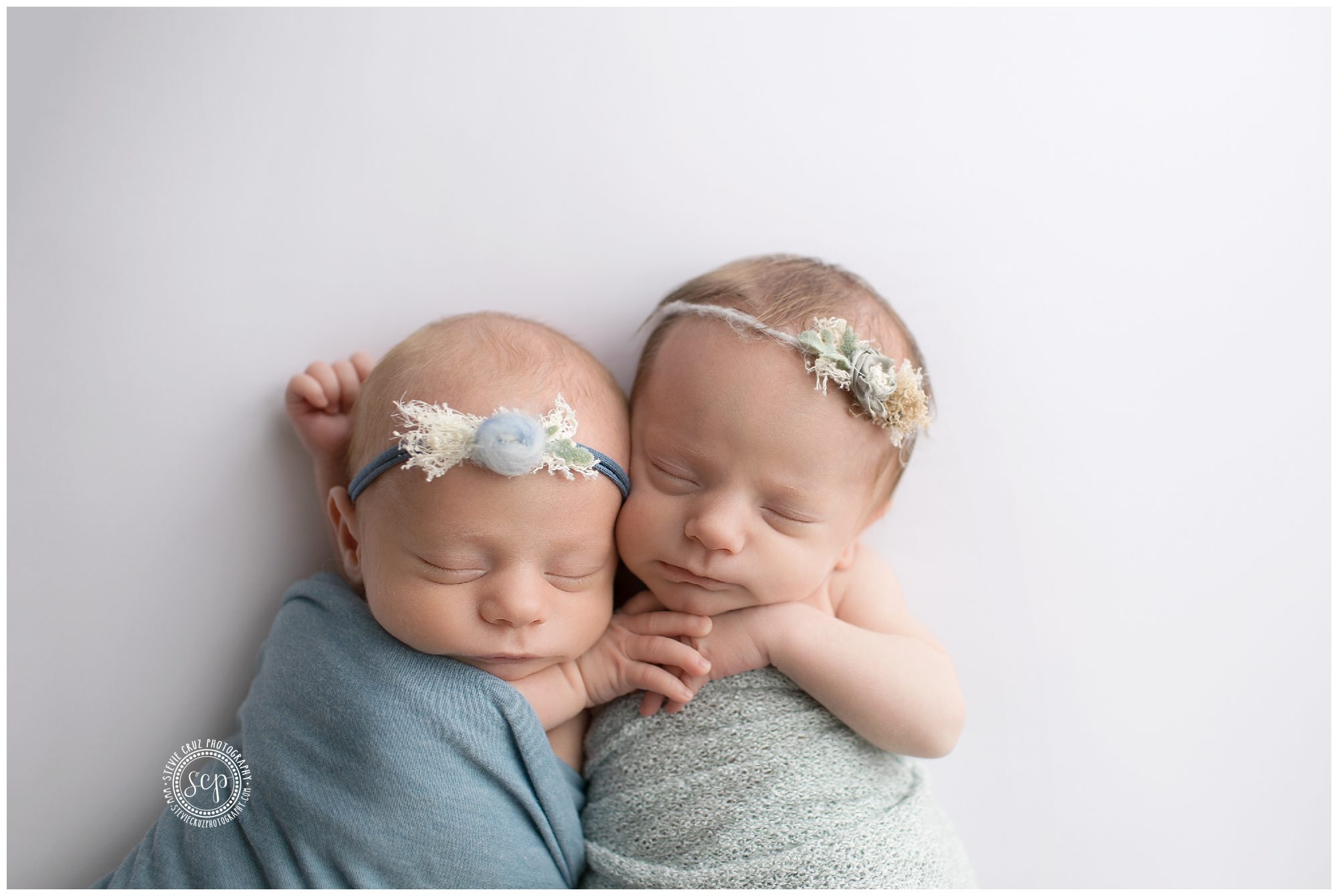 surrogate twin baby pictures
